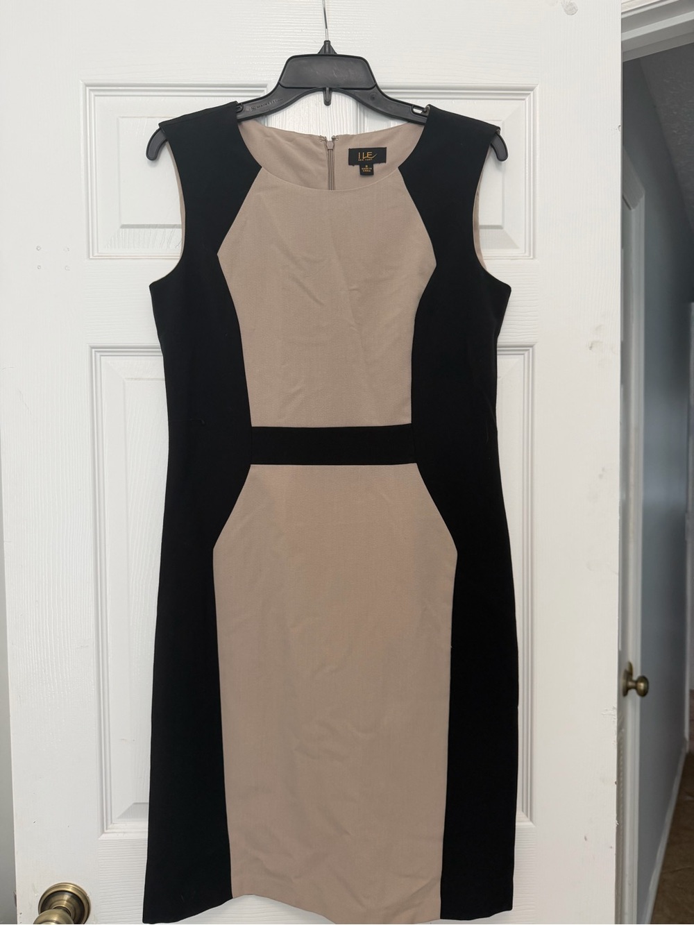 ILE Sleeveless Colorblock Sheath Dress in Beige and Black